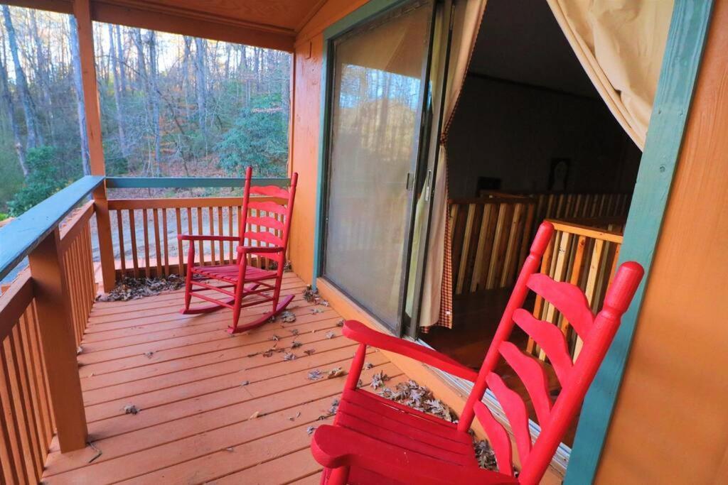 Amazing Cabin Fireplace And Stream #11 Helen Exterior foto