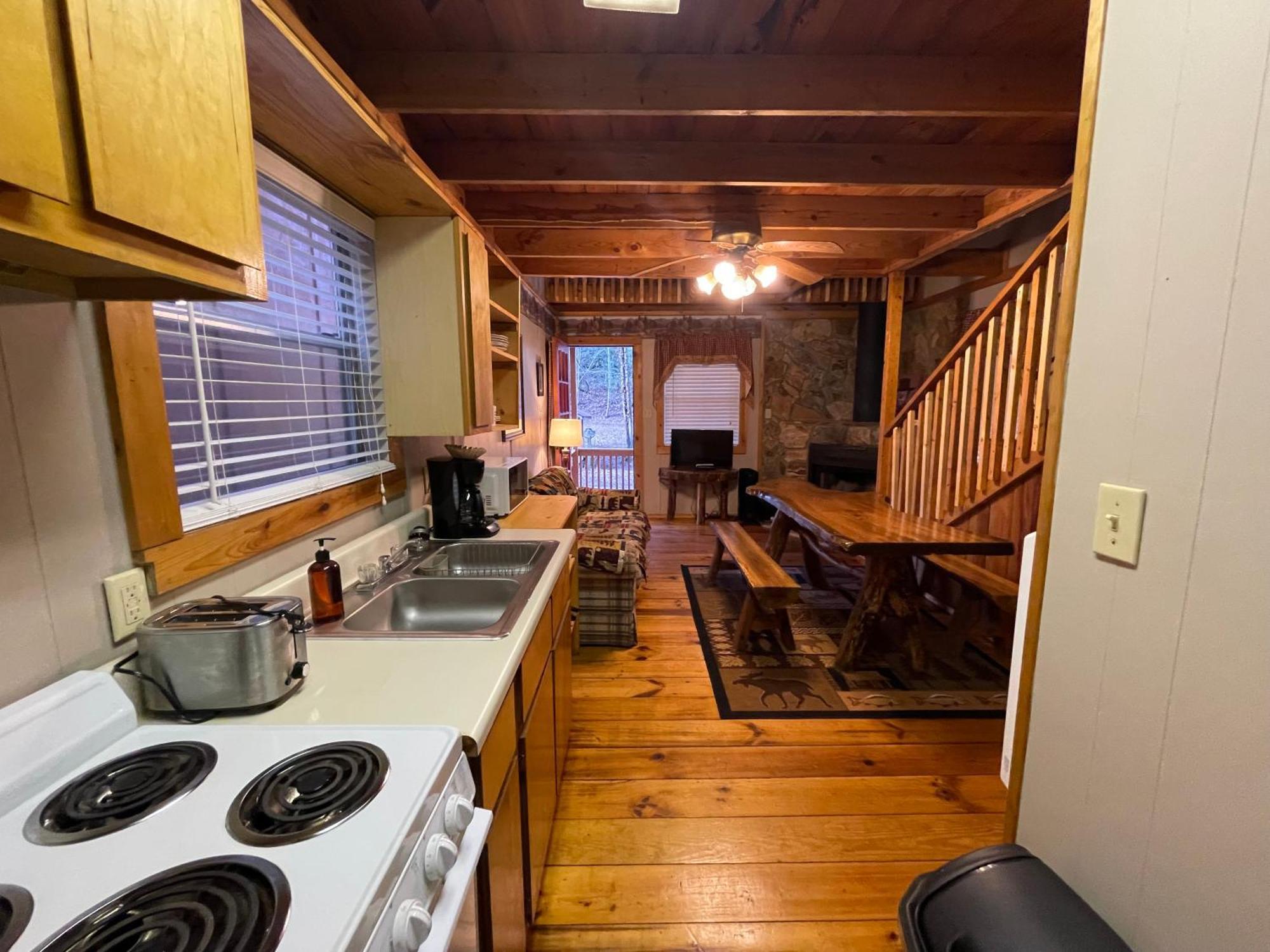 Amazing Cabin Fireplace And Stream #11 Helen Exterior foto